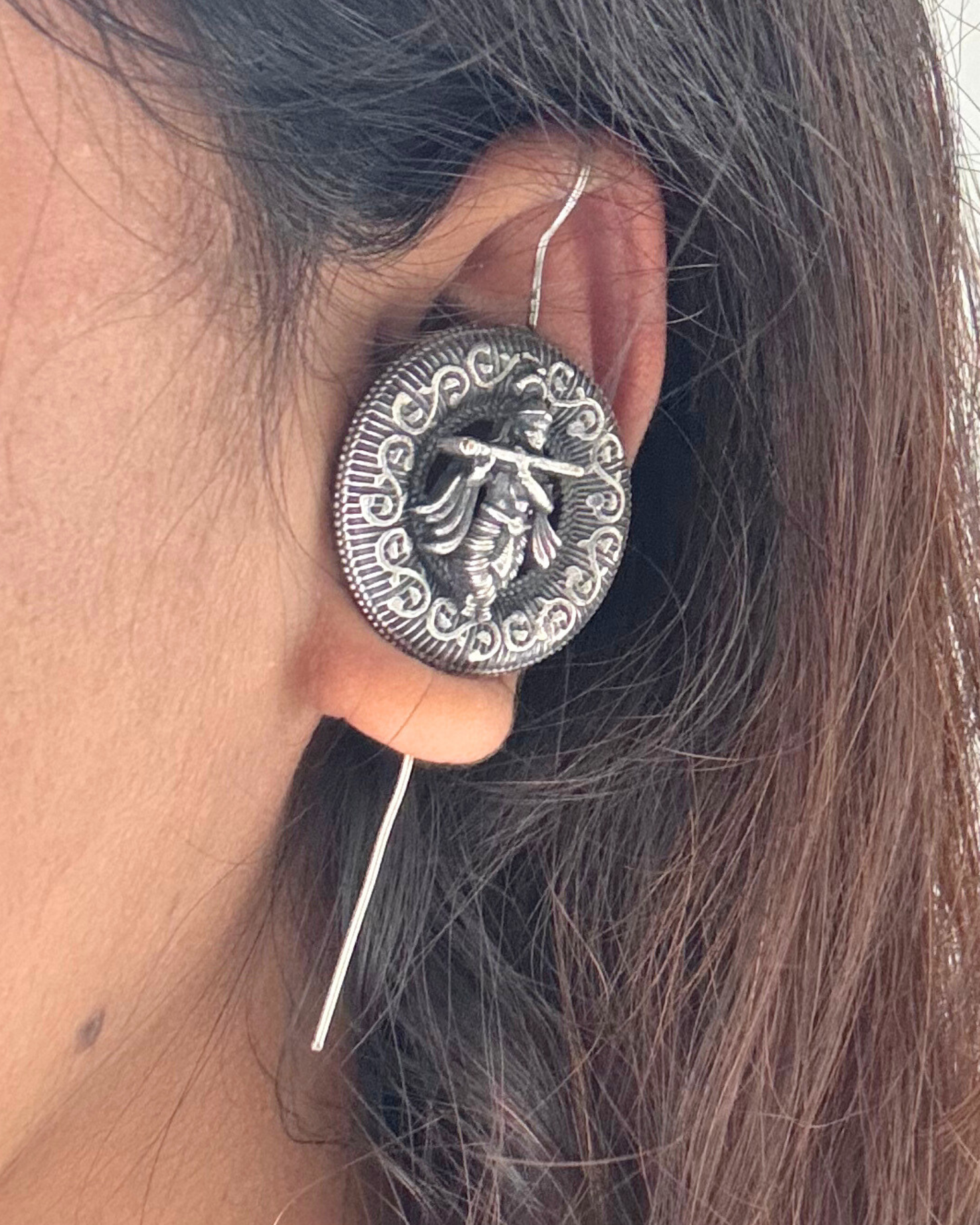 Krishna Aur Basuri Oxidised Earcuff