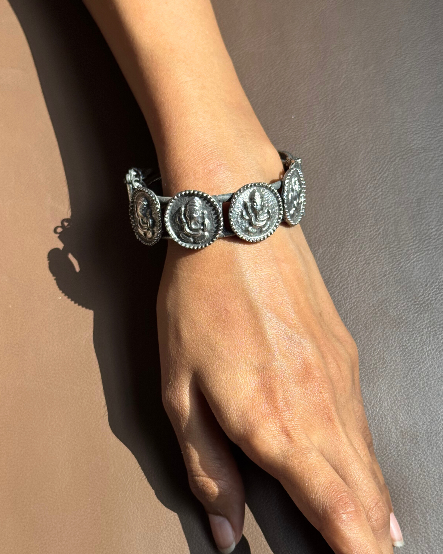 Ekdant Oxidised Kada