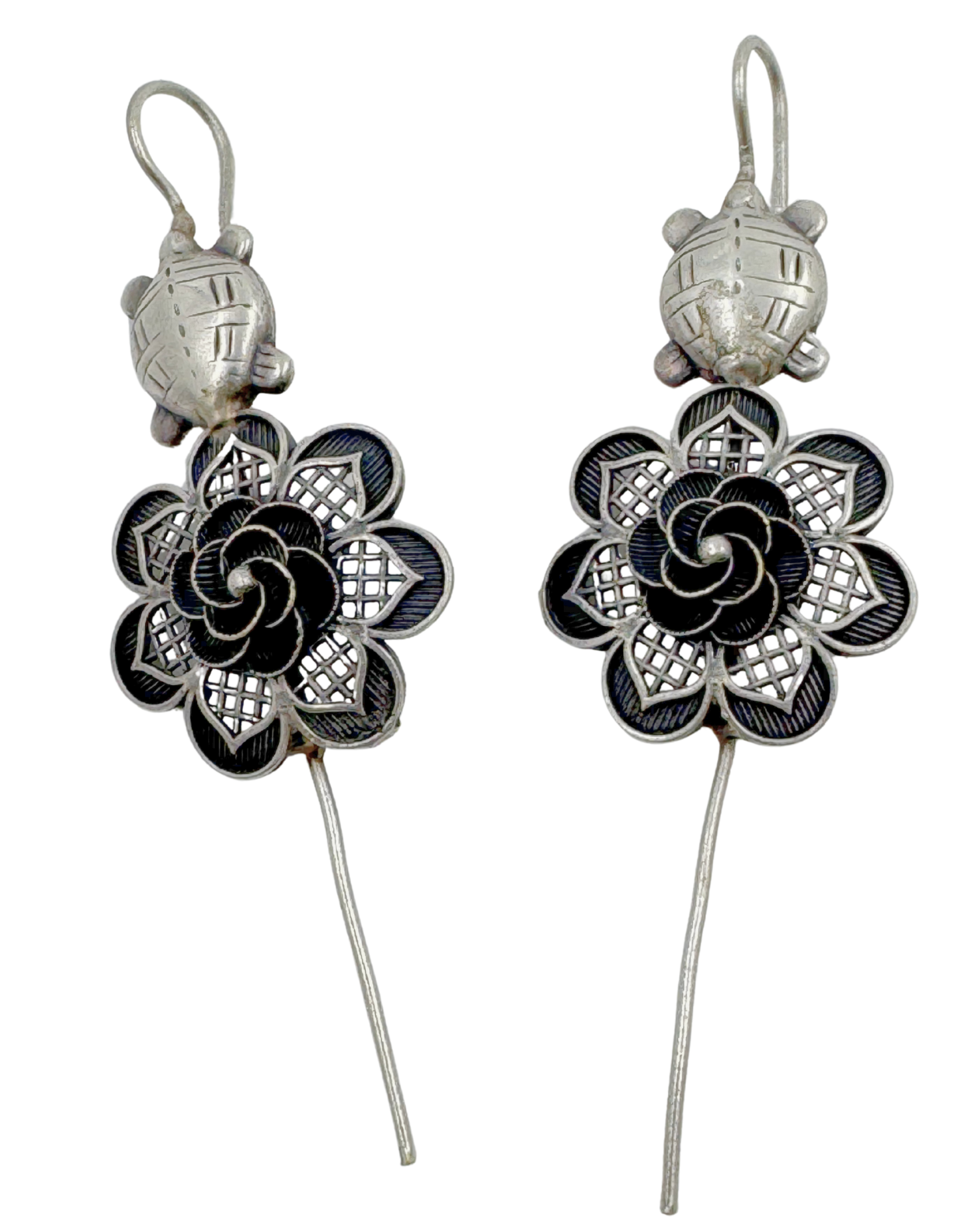 Mallika Black Oxidised Earcuff
