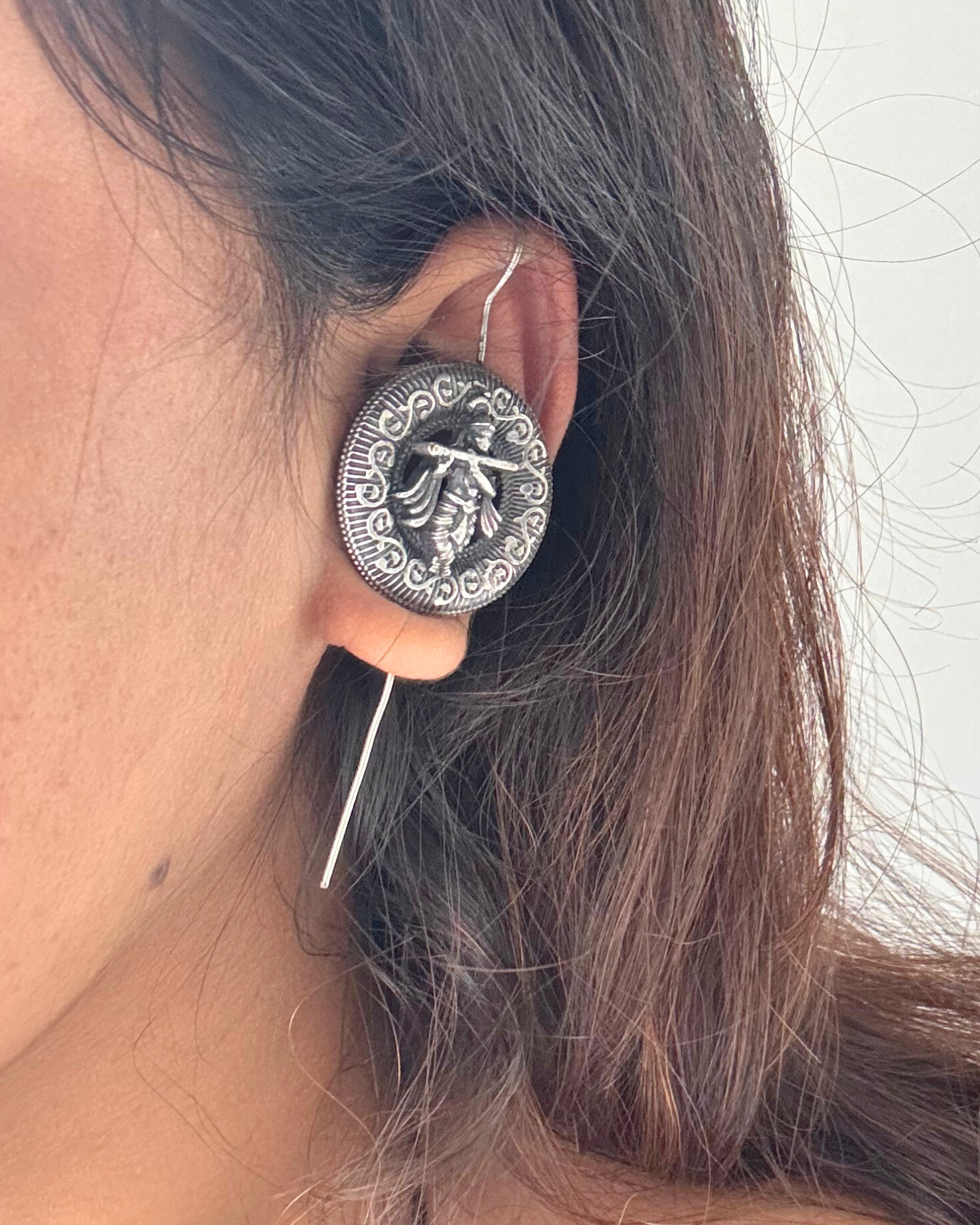 Krishna Aur Basuri Oxidised Earcuff