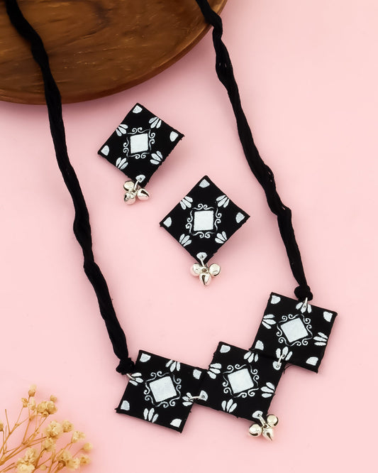 Maya Fabric Choker Set