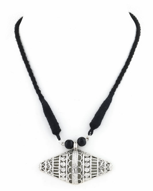 Niyati Kutchi Choker