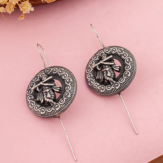 Krishna Aur Basuri Oxidised Earcuff