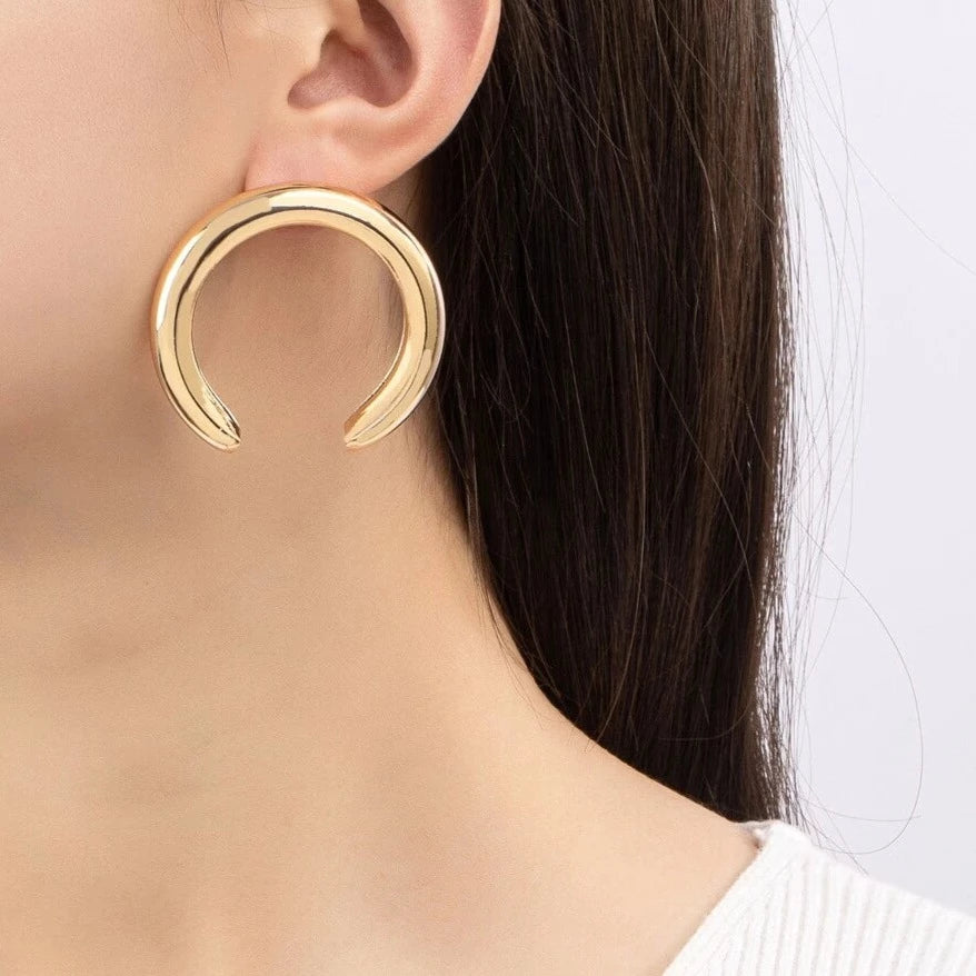 Golden C-shaped Earrings: Ohh I C