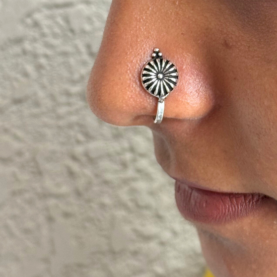 Kumud Nose Pin