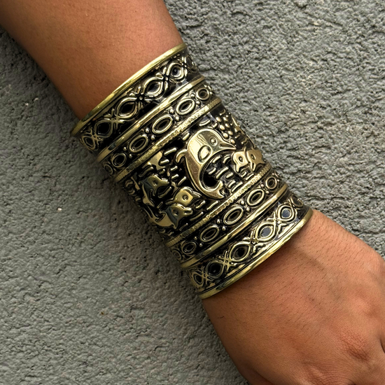 Dolphin Tribal Long Kada