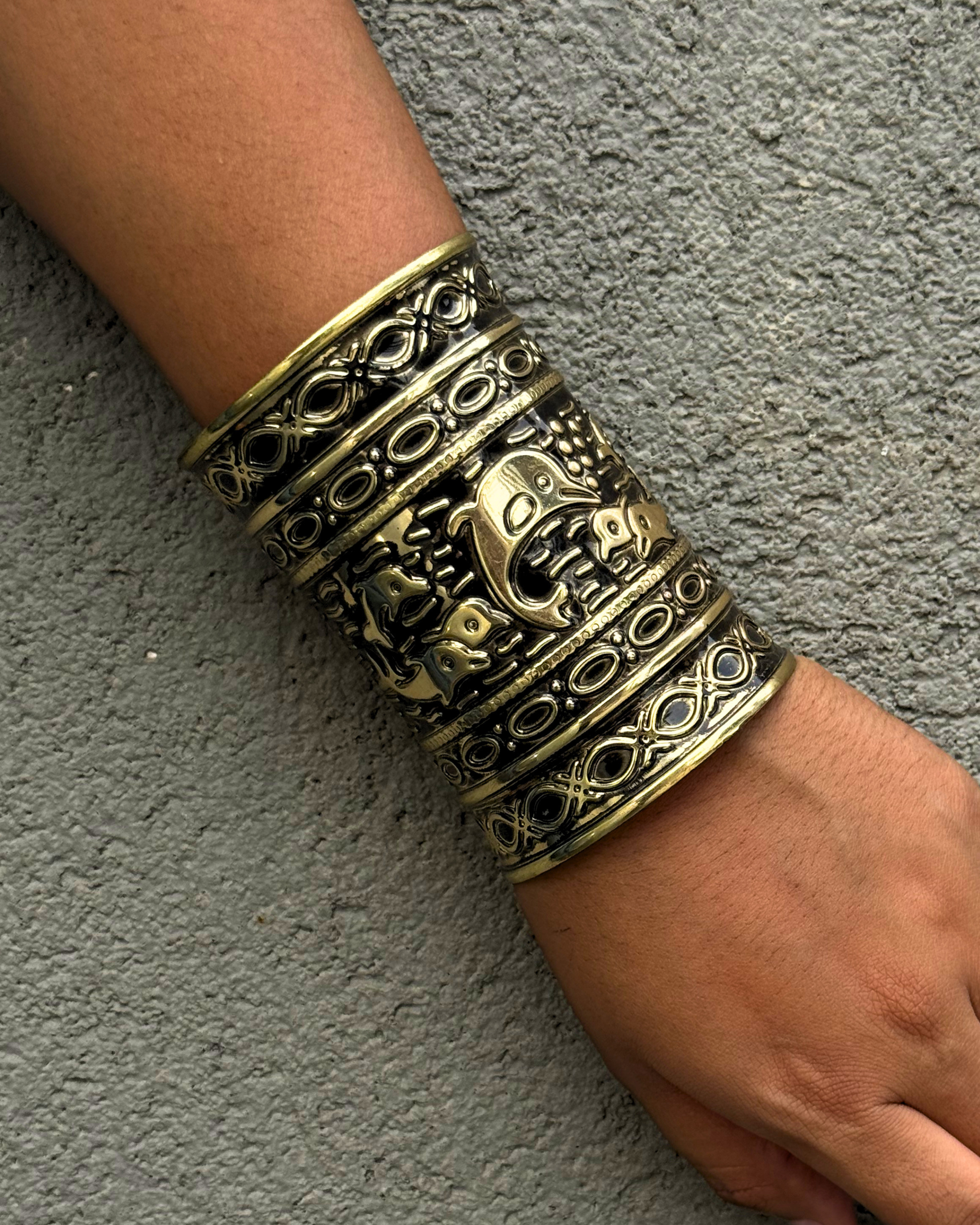 Dolphin Tribal Long Kada