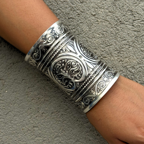 Prana Tribal Long Silver Kada