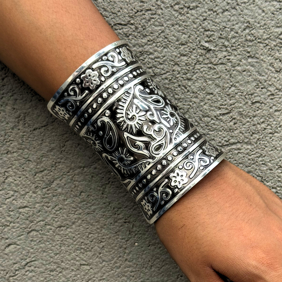 Dhyana Tribal Long Silver Kada