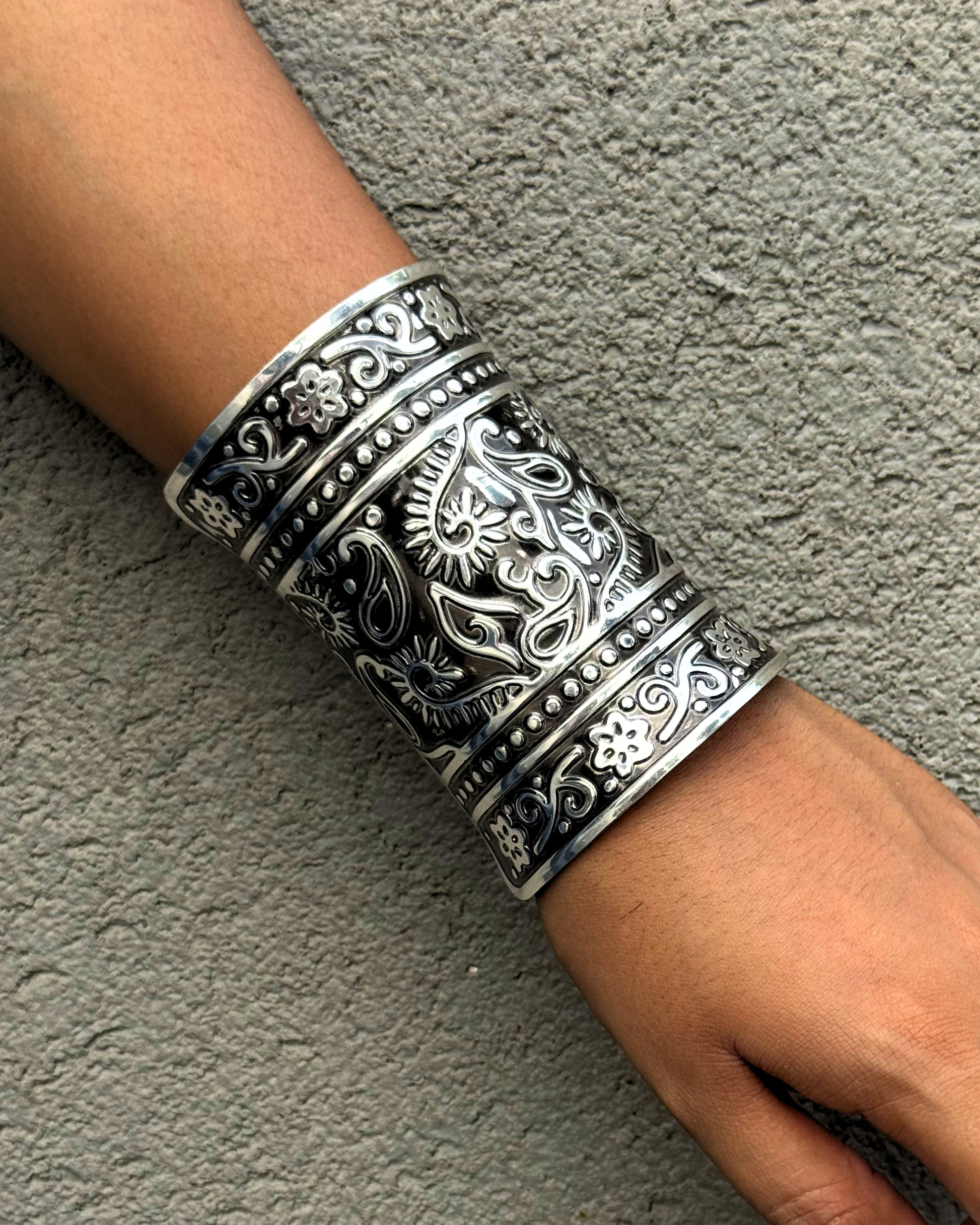 Dhyana Tribal Long Silver Kada