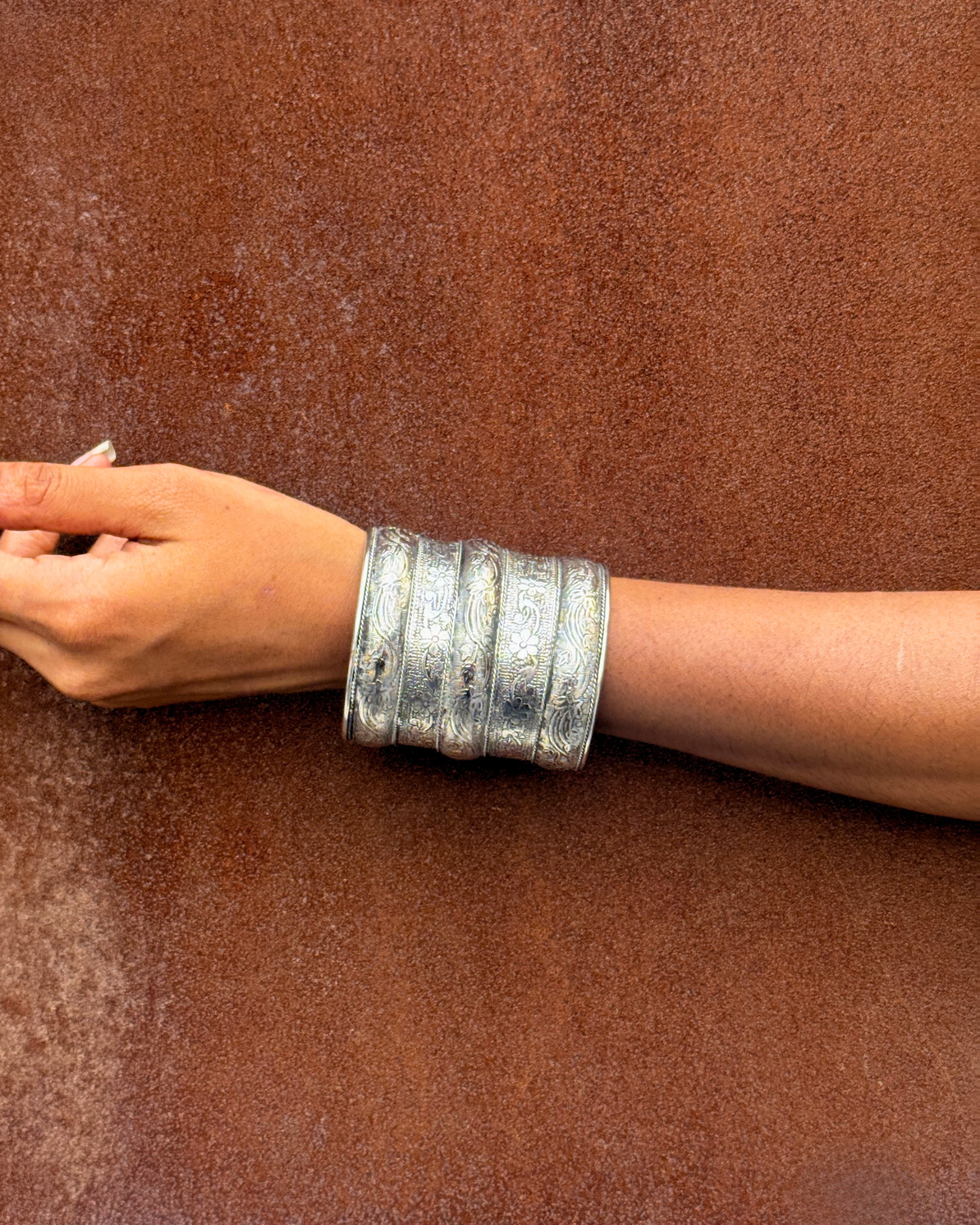 Myra Silver Oxidised Kada