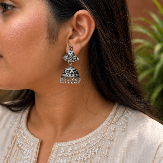 Nihaar Jhumka