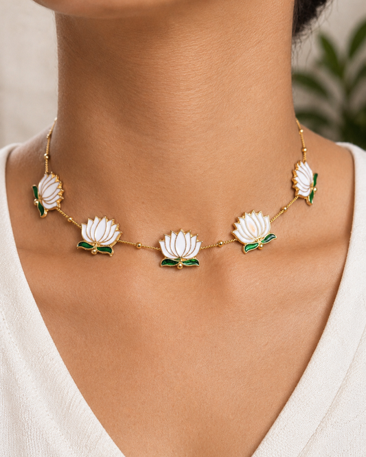 White Lotus Choker Set