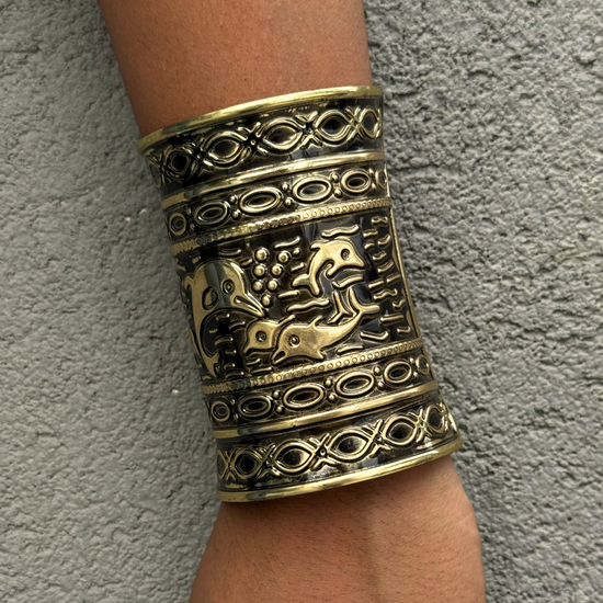Dolphin Tribal Long Kada