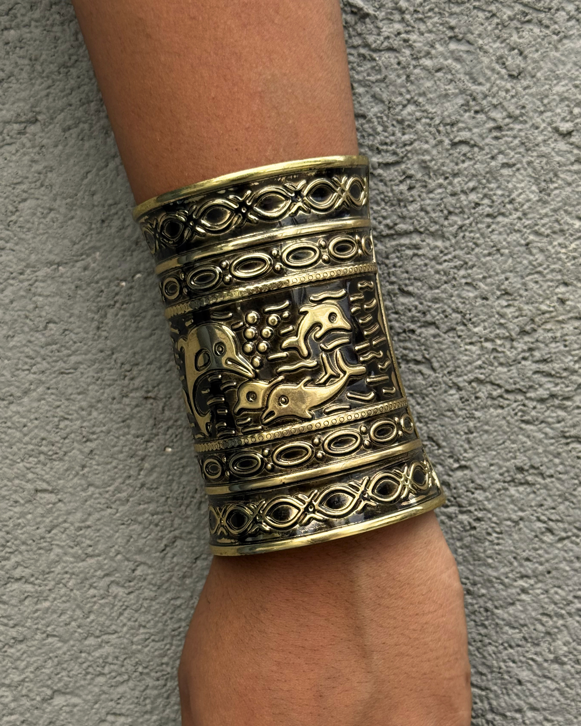 Dolphin Tribal Long Kada