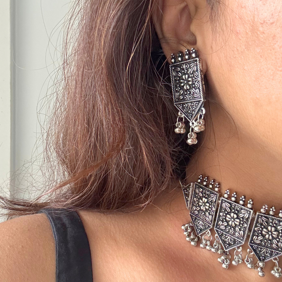 Dhyani Oxidised Choker Set