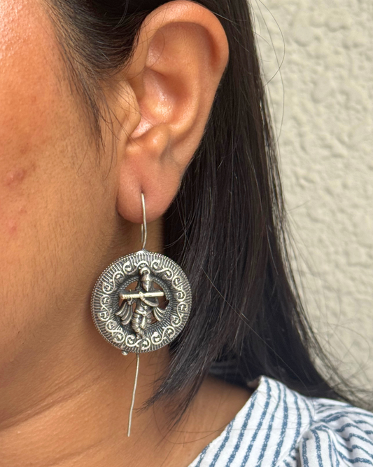 Krishna Aur Basuri Oxidised Earcuff