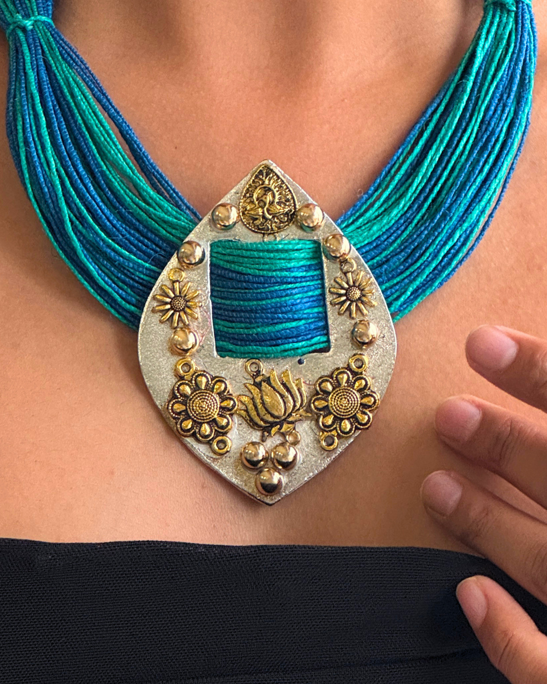 Niharika Two-tone Ocean Blue jute Necklace