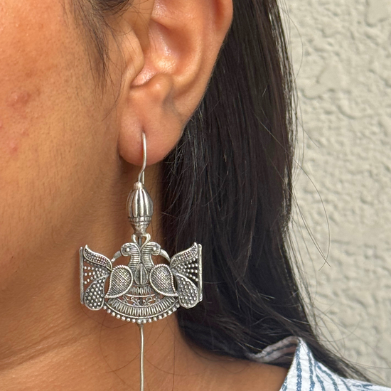 Morepankh Oxidised Earcuff