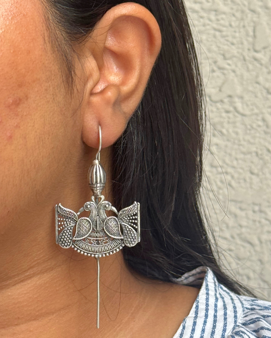 Morepankh Oxidised Earcuff