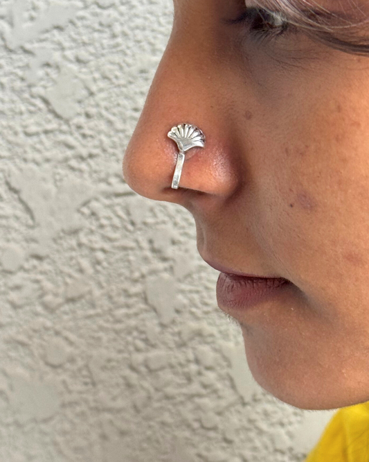 Shankh Nose Pin