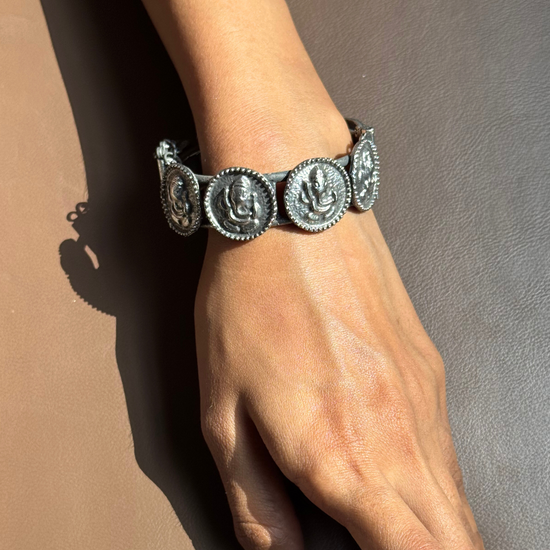 Ekdant Oxidised Kada
