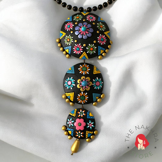 Kajol Necklace Set