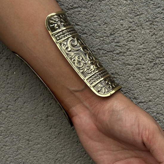 Noori Tribal Long Golden Kada