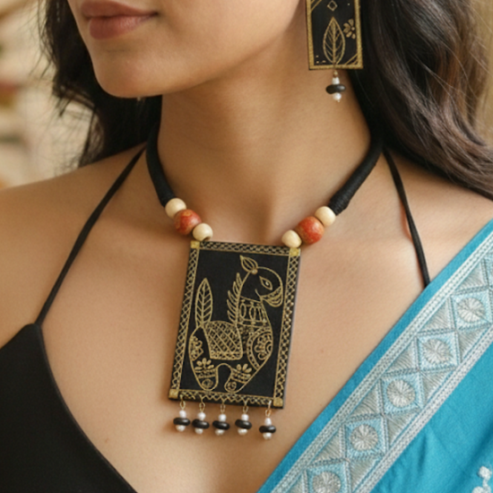 Ashva Fabric Necklace Set