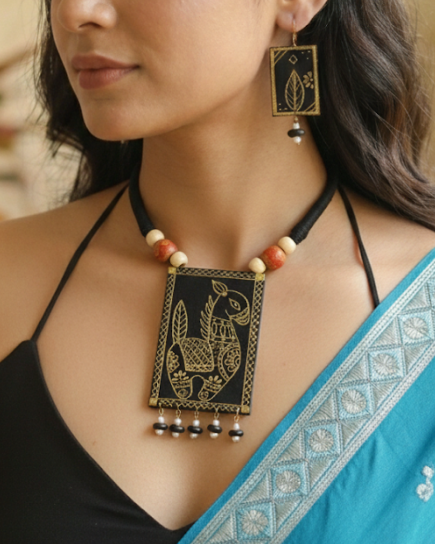 Ashva Fabric Necklace Set