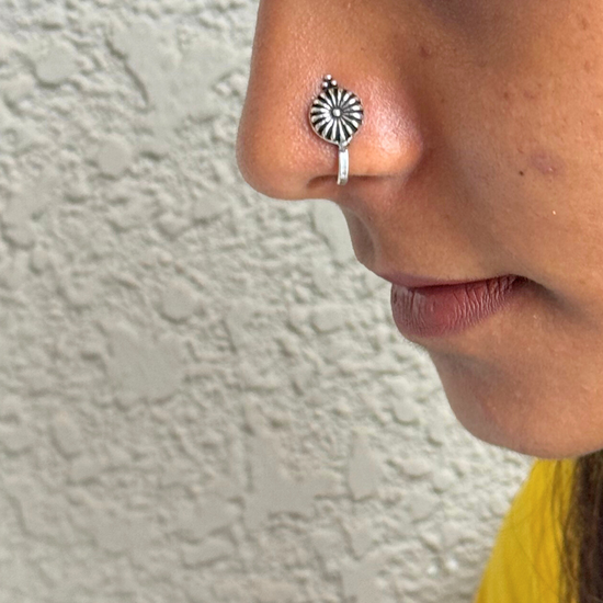Kumud Nose Pin