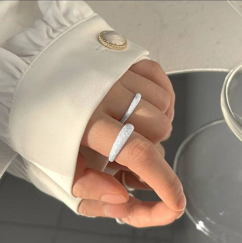 Adjustable Shiny Ring: Can't Get Enought