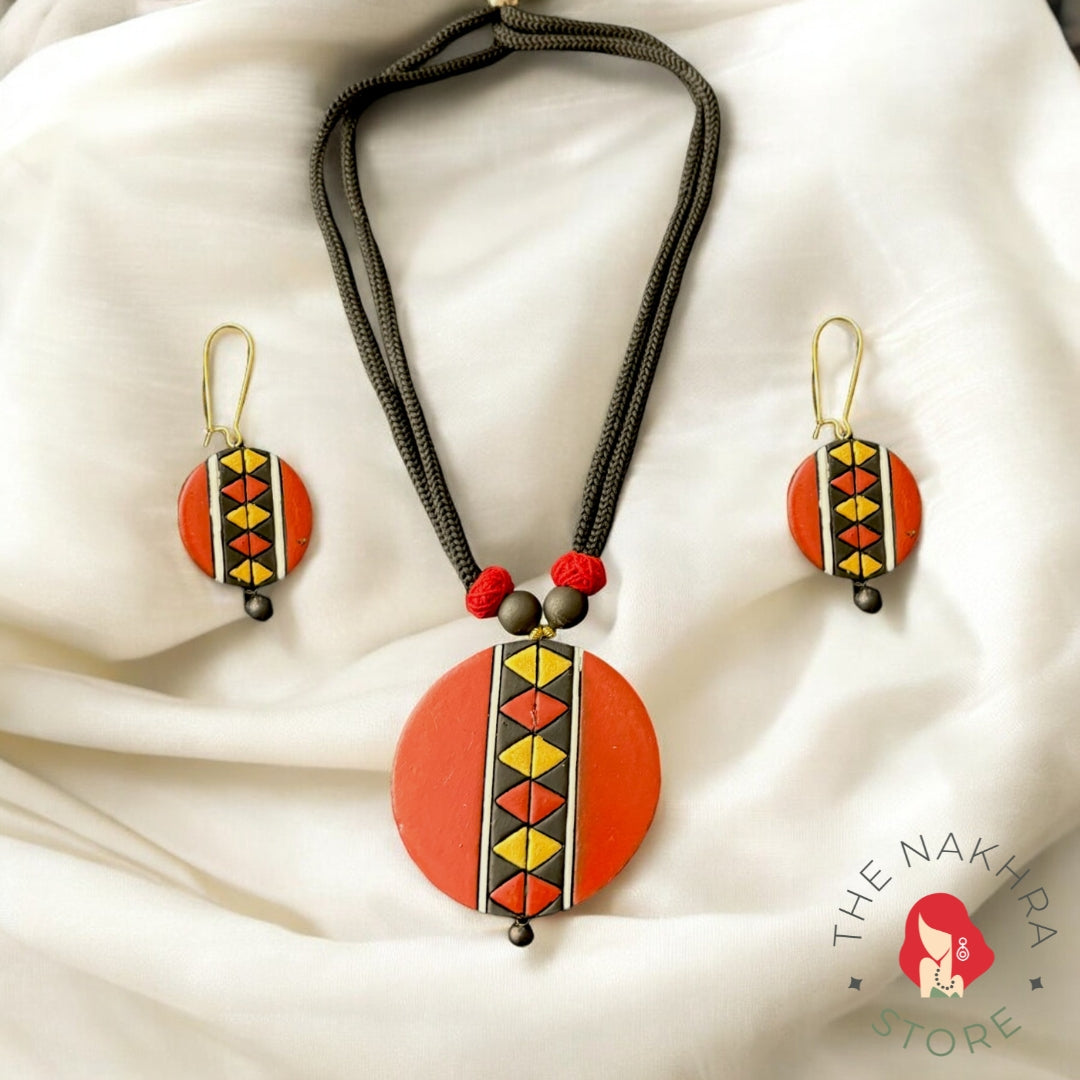 Momita Necklace Set