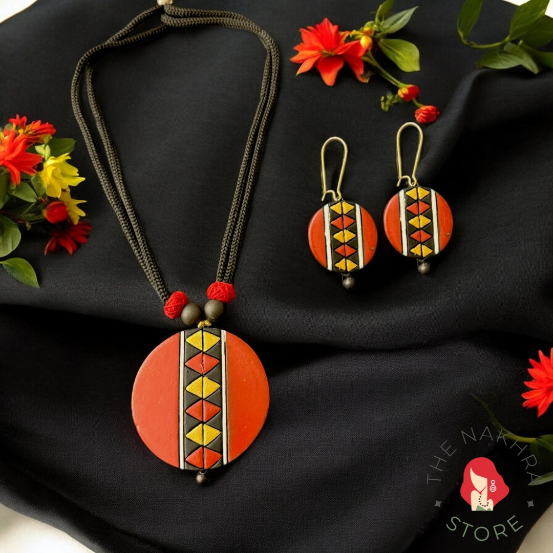 Momita Necklace Set