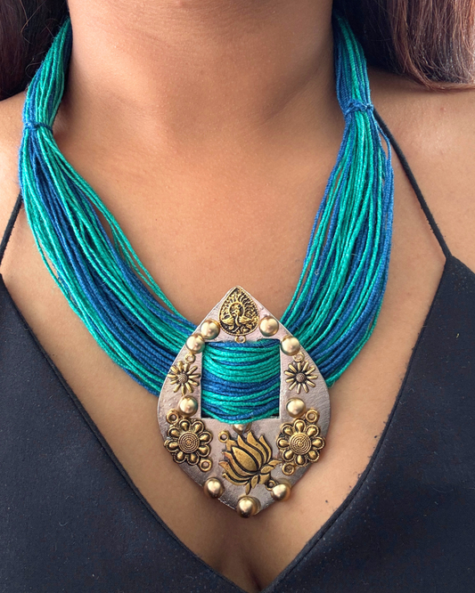 Niharika Two-tone Ocean Blue jute Necklace