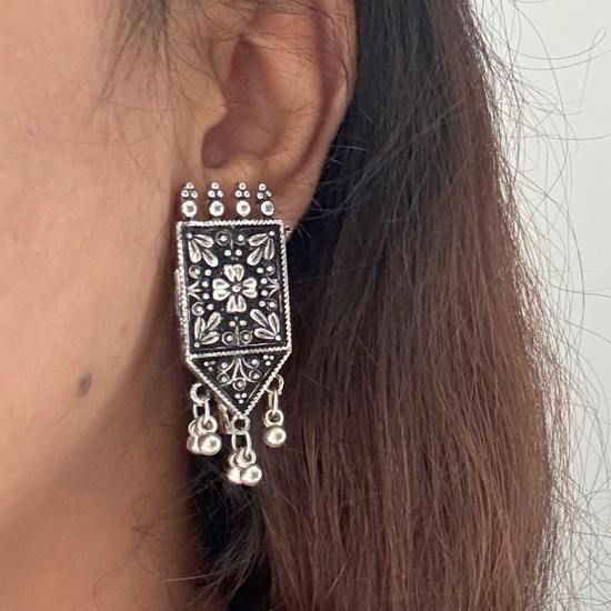 Dhyani Oxidised Choker Set