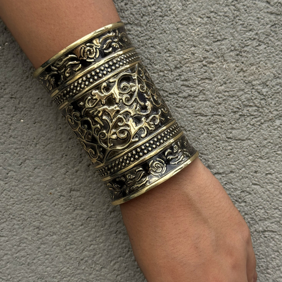 Noori Tribal Long Golden Kada