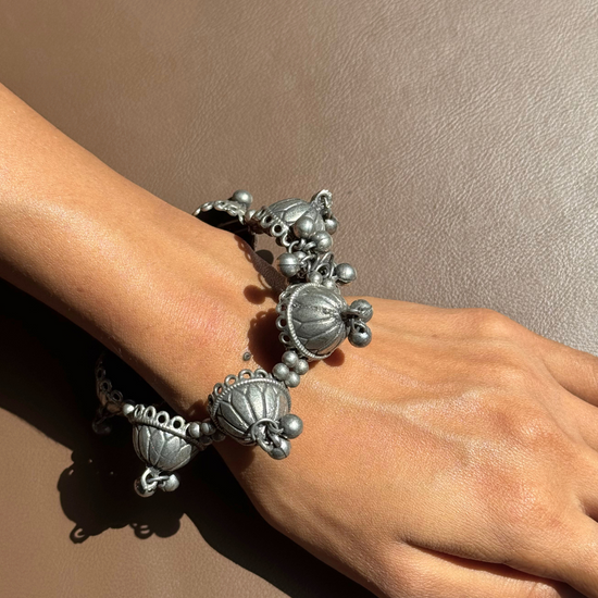 Garba Oxidised Kada