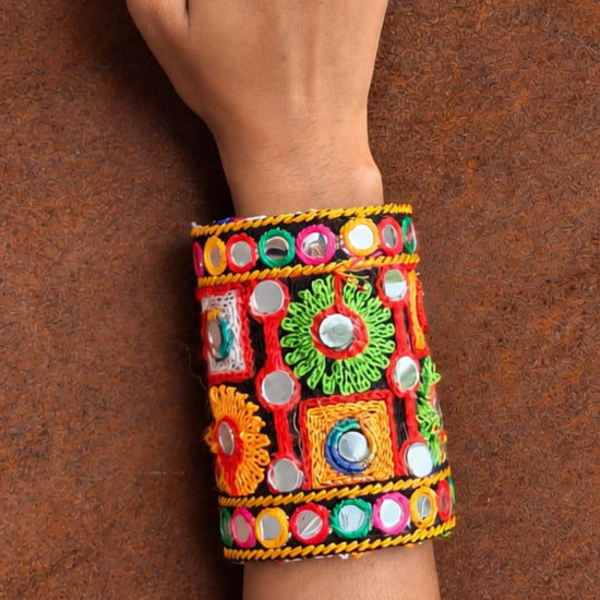 Divya Kutchi Multicolour Kada