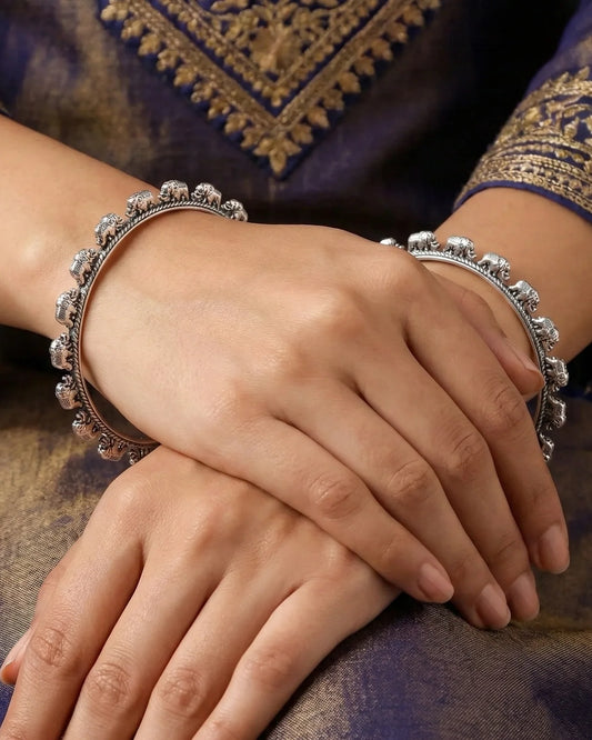 Nadia Combo of bangle and jhumka