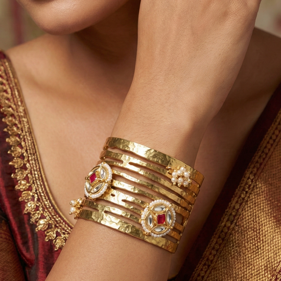 Kriti Kundan Golden Kada