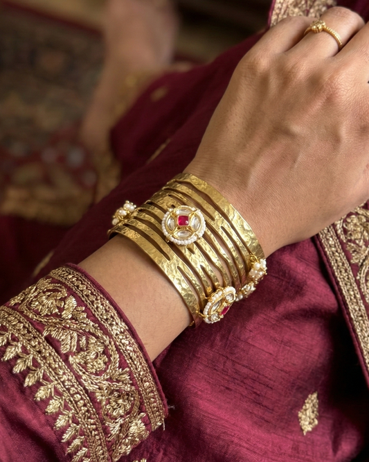 Kriti Kundan Golden Kada