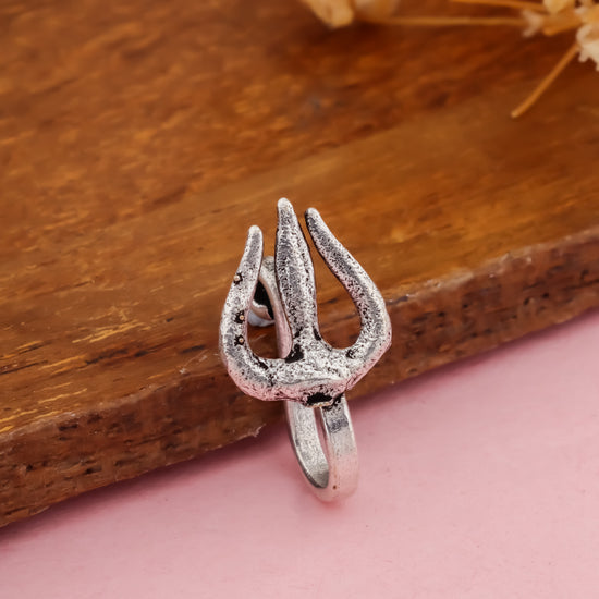 Trishul Nose Pin