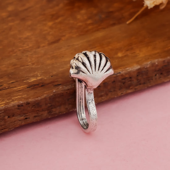 Shankh Nose Pin