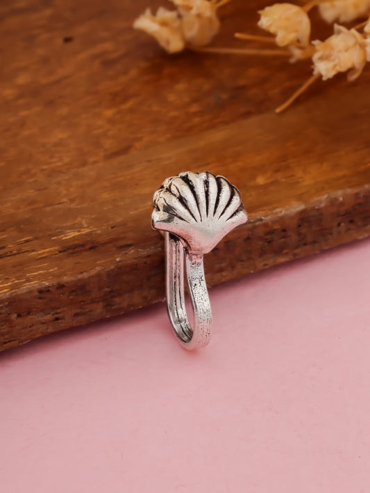 Shankh Nose Pin