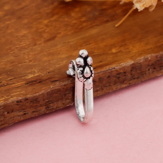 Daya Nose Pin