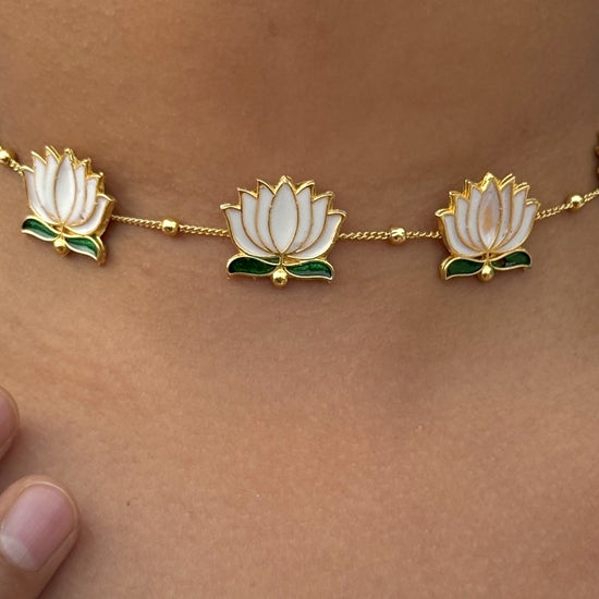 White Lotus Choker Set