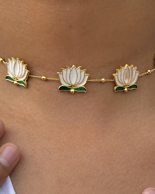 White Lotus Choker Set