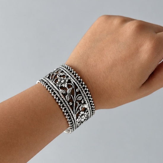 Mumtaz Oxidised Kada