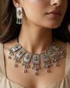 Mita choker set with finger ring